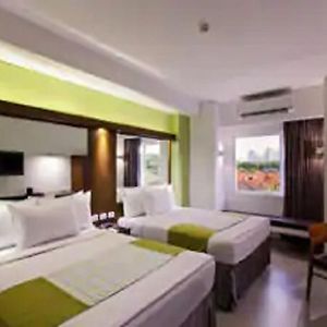 Microtel By Wyndham Acropolis